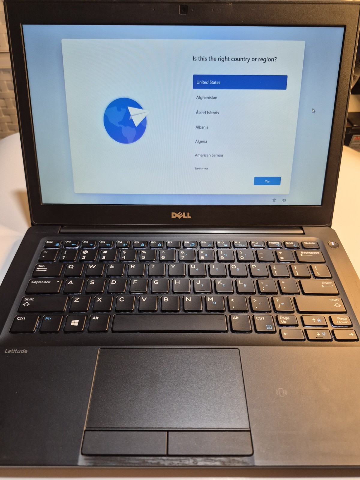 ​Dell Latitude 7280 12.5″ | i7-7600U | 8GB RAM | 256GB SSD | Good Battery