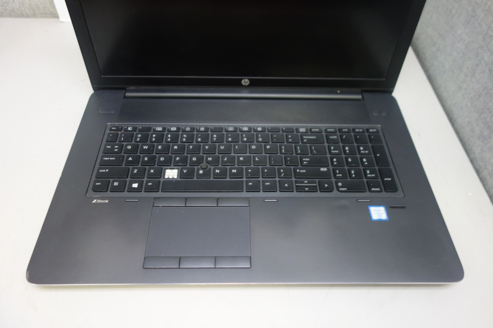 HP ZBook 17 G3 17.3″ i7-6820HQ 2.7GHz 32GB/500GB Laptop AC[NO OS][BIOS][BADBTRY]