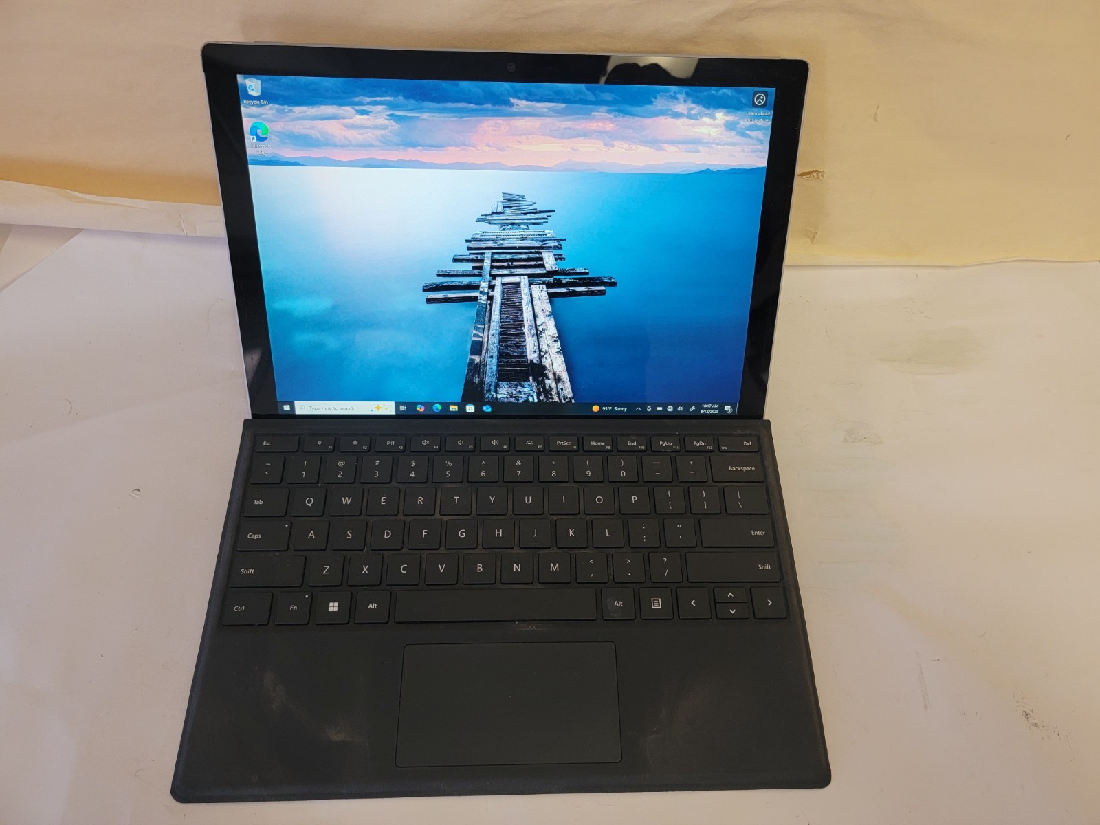 Microsoft Surface Pro 5 Intel m3-7Y30 1.00GHz 4GB RAM 128GB M.2 NVMe Win 10 P