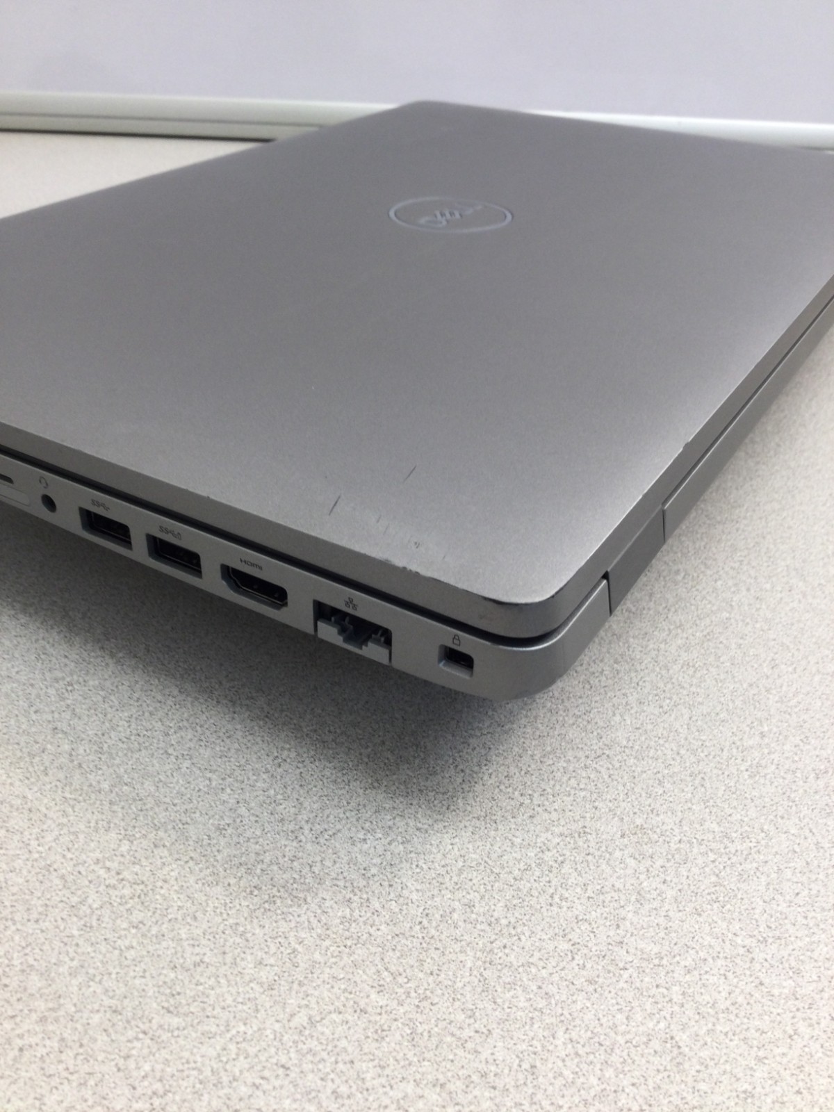 Dell Precision 3550 15.6” core i5 10th gen 1.70GHz 8GB 256GB SSD WIN 11 PRO