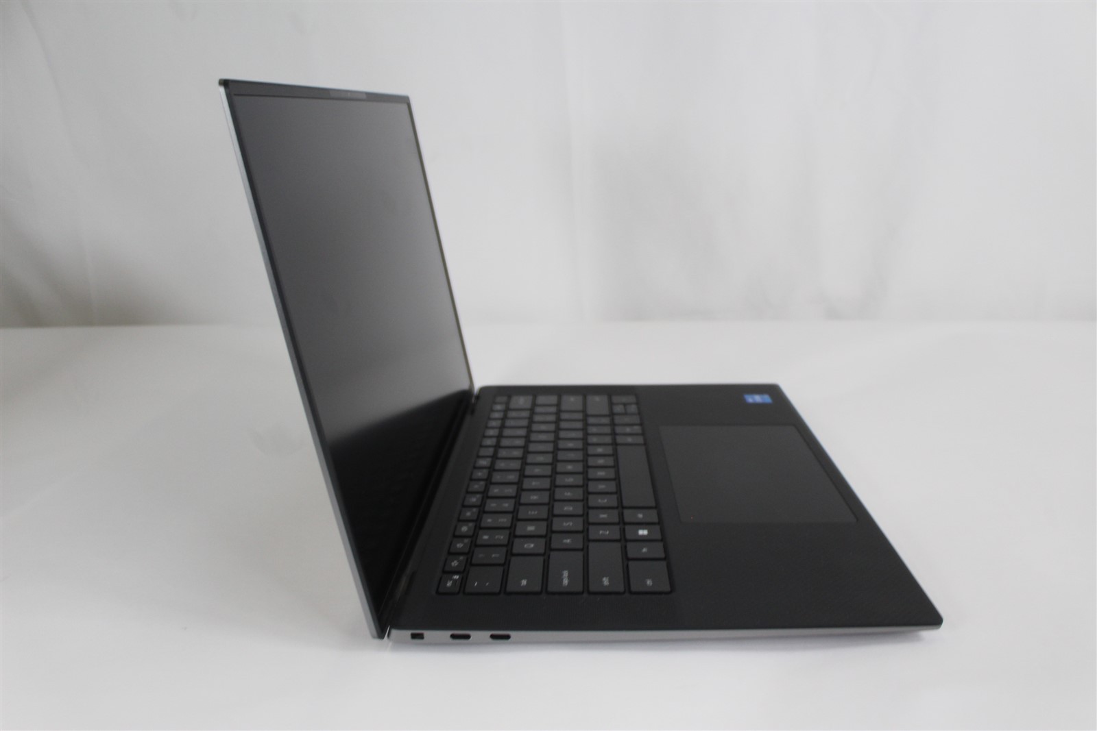 Dell Precision 5570 P91F 2022 15” Core i5-12600H 3.3GHz 16GB RAM 512GB SSD