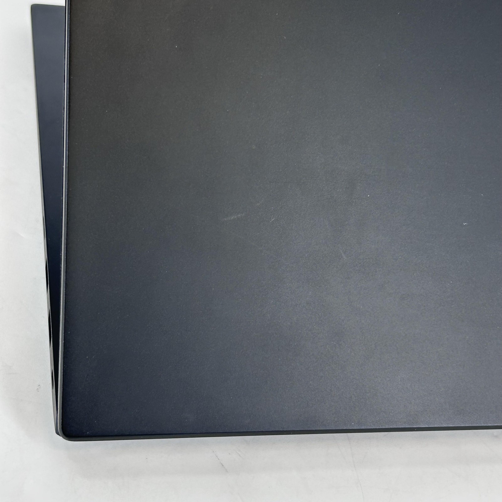 LG Gram 16 Black QHD+ 2.2 GHz i7-1360P 16GB 512GB SSD Very Good