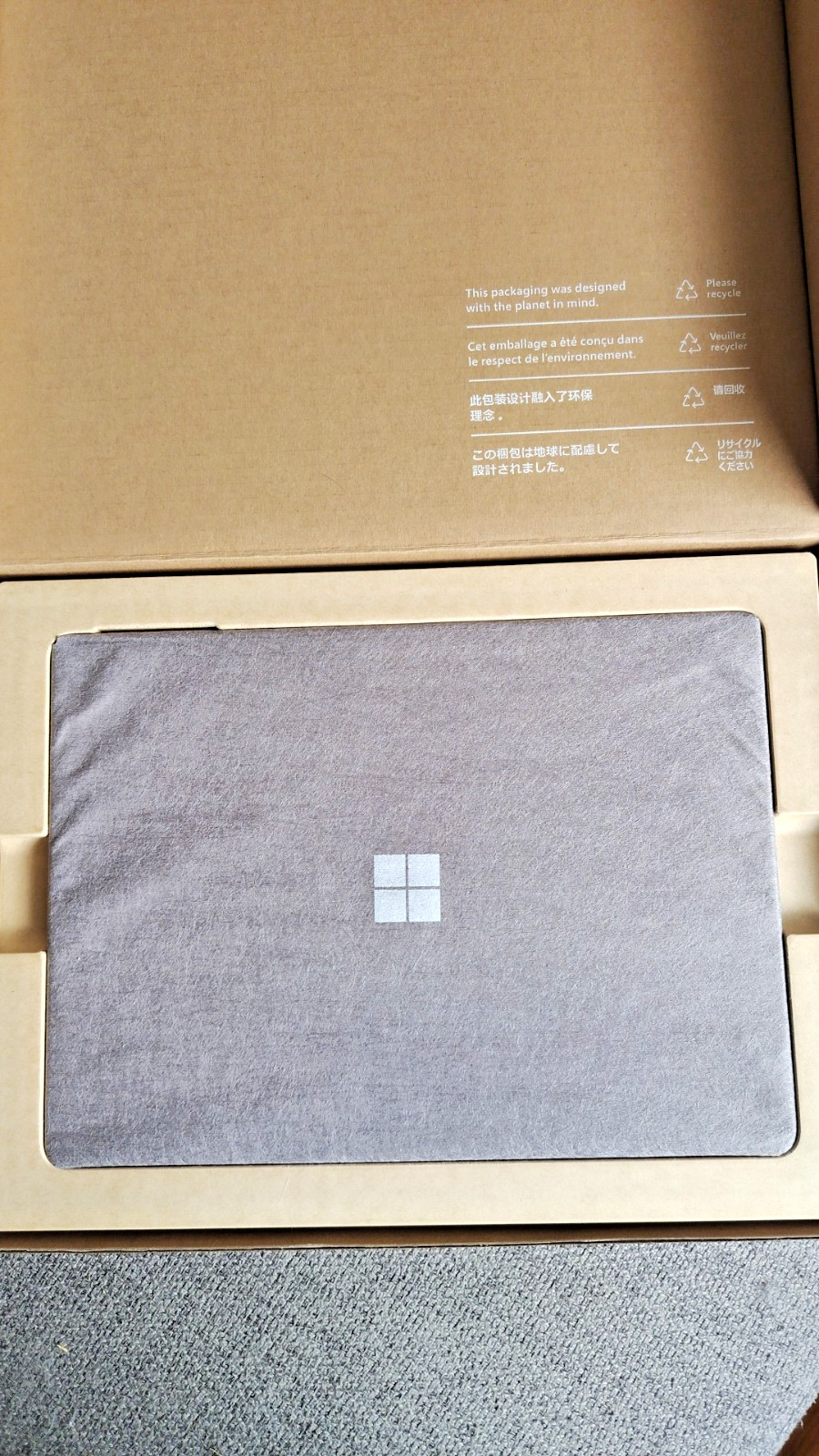 Microsoft Surface Pro 9 5G 16GB 256RAM Includes Signature Keyboard & Slim Pen 2