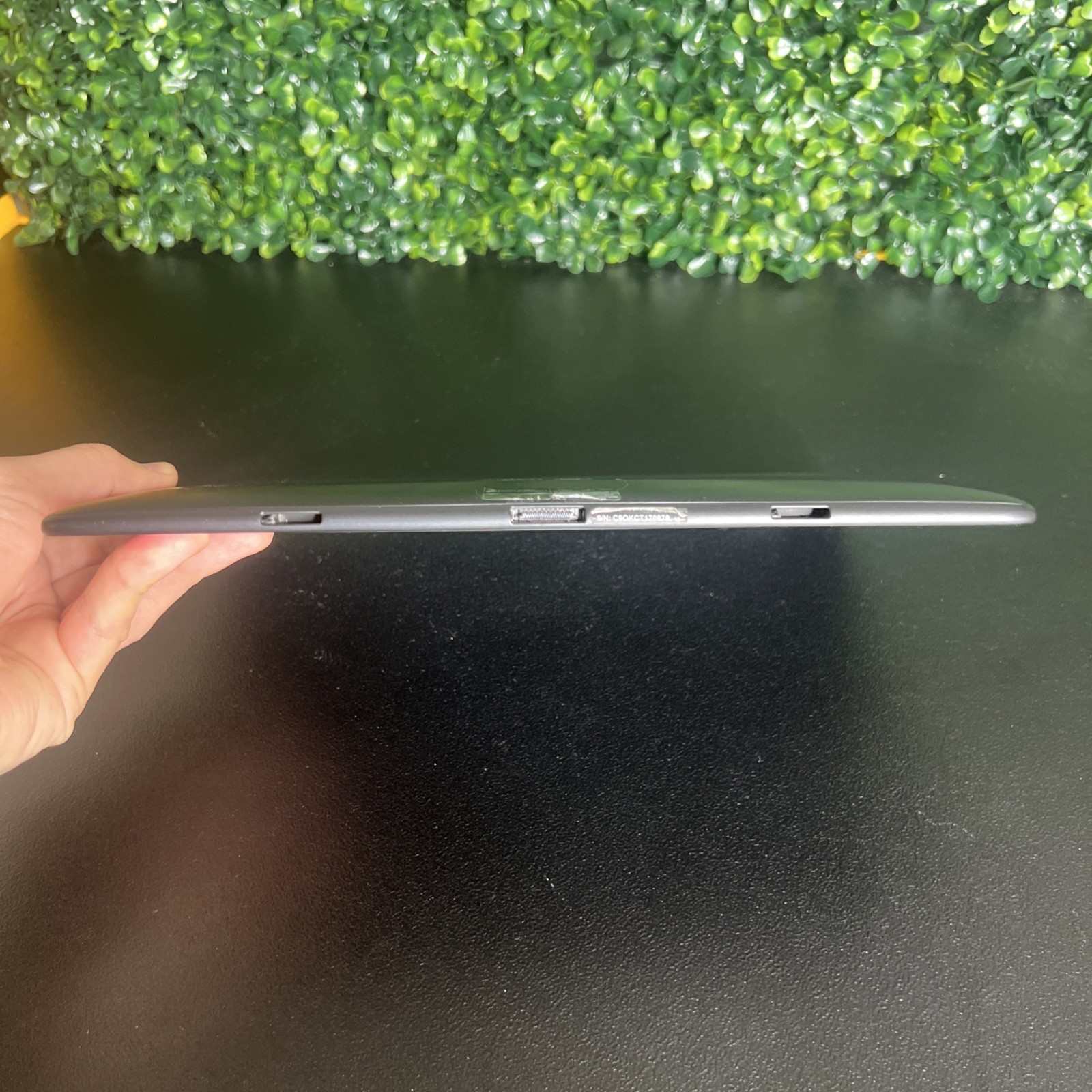 ASUS Transformer Mobile Laptop Tablet Computer TF300T