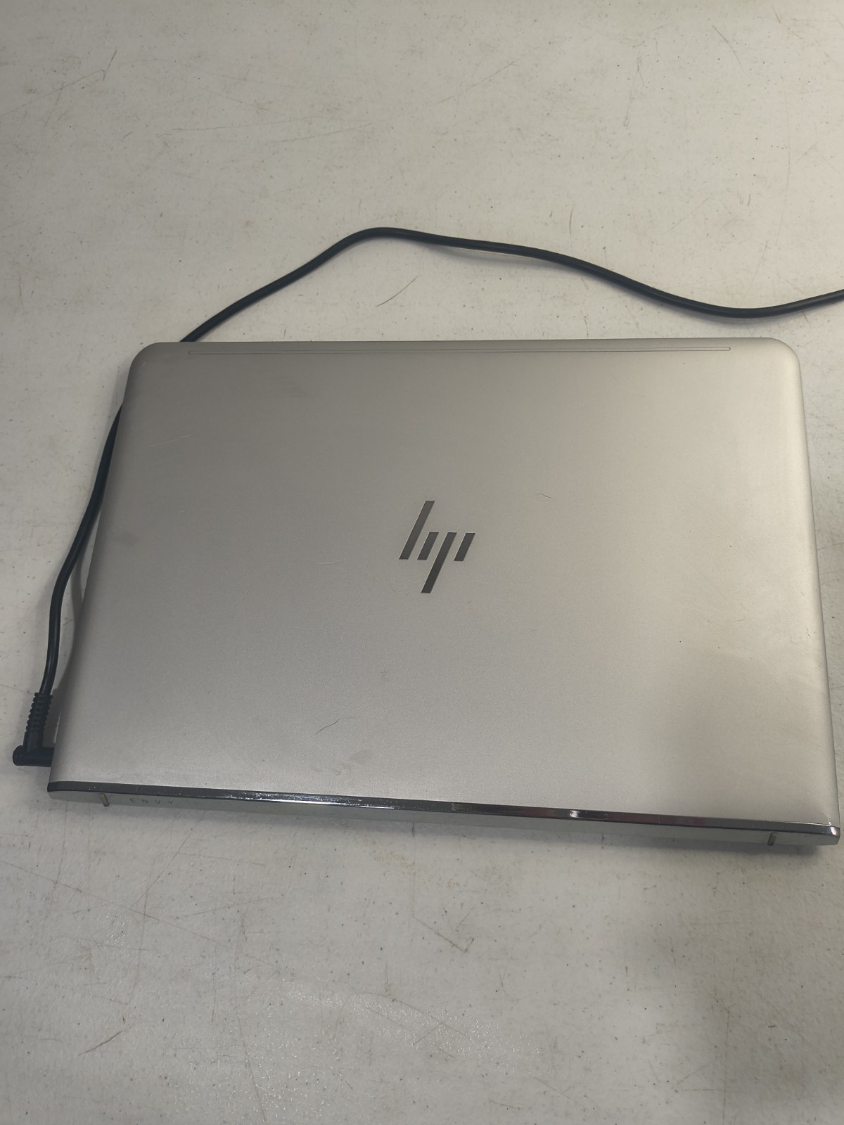 HP Envy 13-ab016nr | 13.3″ FHD | Intel i5 7th Gen | 8GB RAM | 256GB SSD |