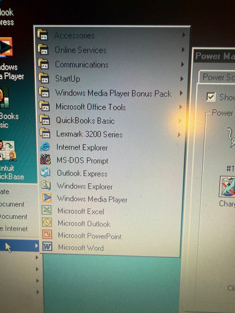 Vintage HP Pavilion N3330 Laptop Windows 98 Working Comes With Power Cord.