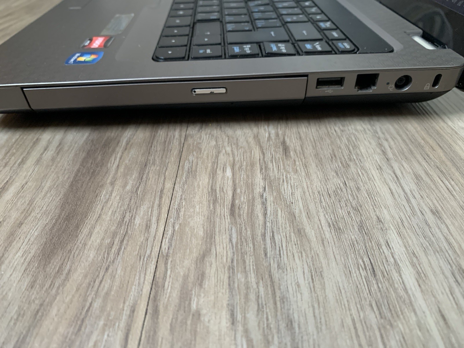 HP G62 14″ AMD Athlon II P320 2.10GHz /3GB RAM / 238GB SSD Win 10 DVDRAM