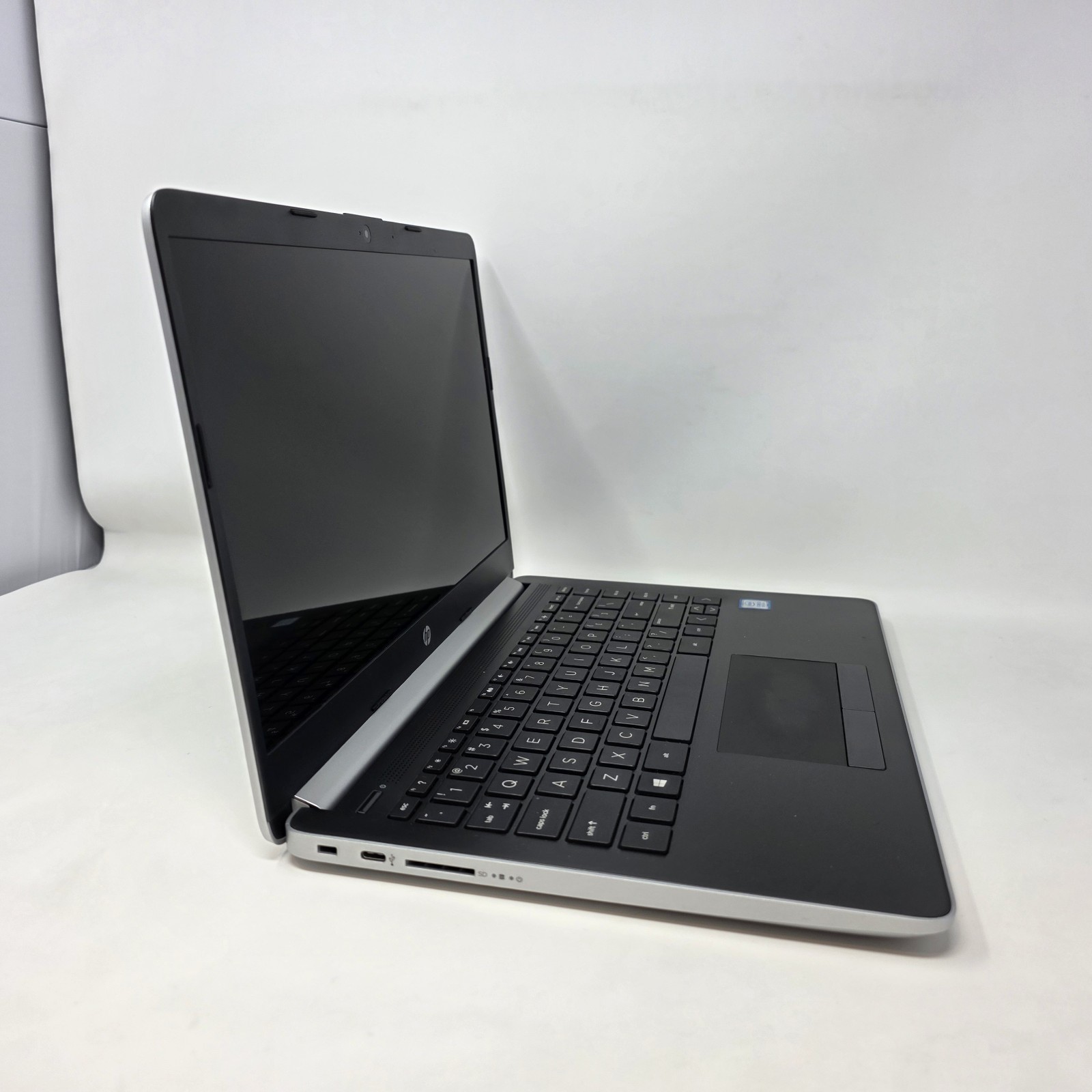 HP 14-CF1020OD 14″ 8GB 256GB SSD Intel Core i3-8145U X2 Silver NEEDS BATTERY