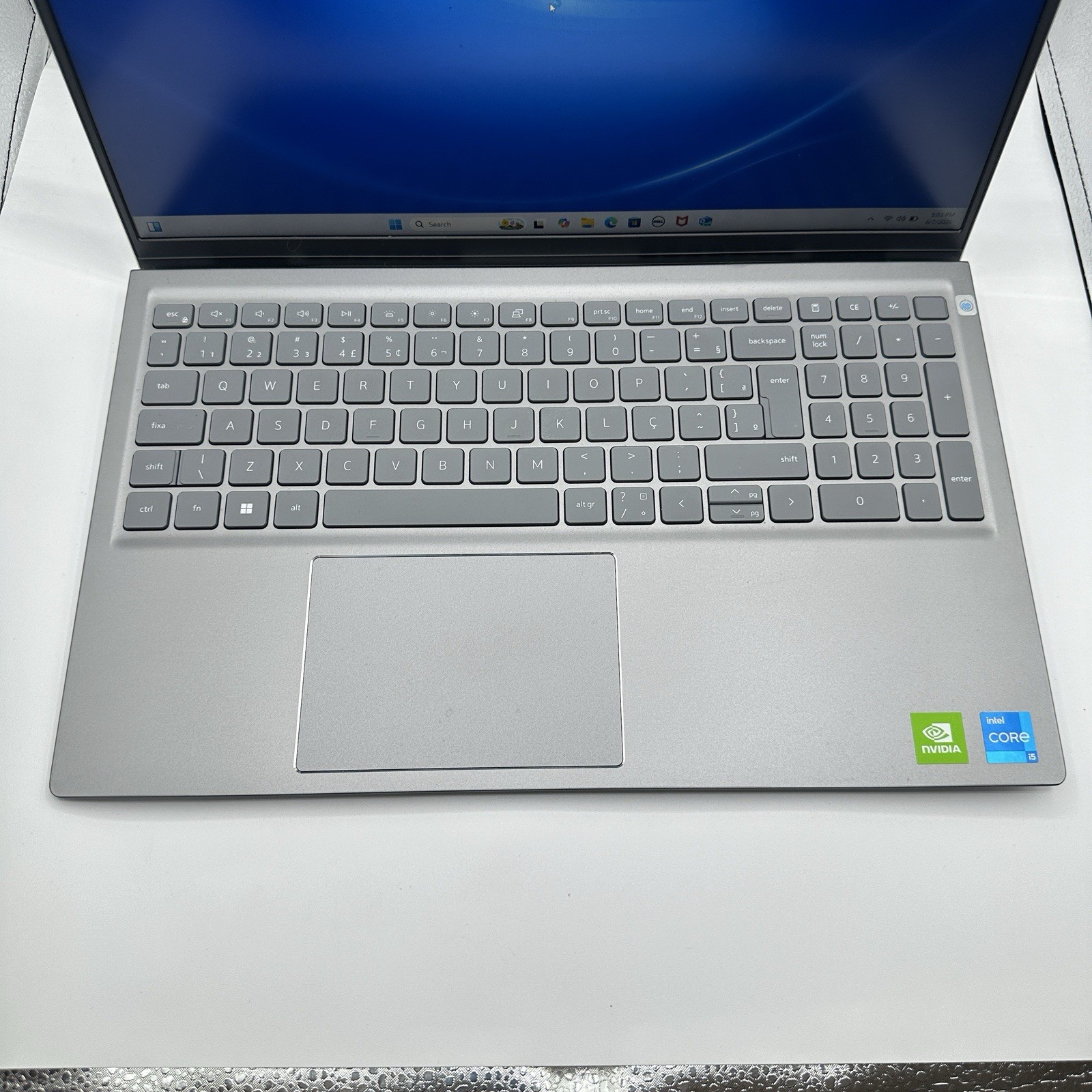 Dell Inspiron 15 5510 15.6″ i5-11320H 3.4GHz 8GB RAM 265GB SSD MX450