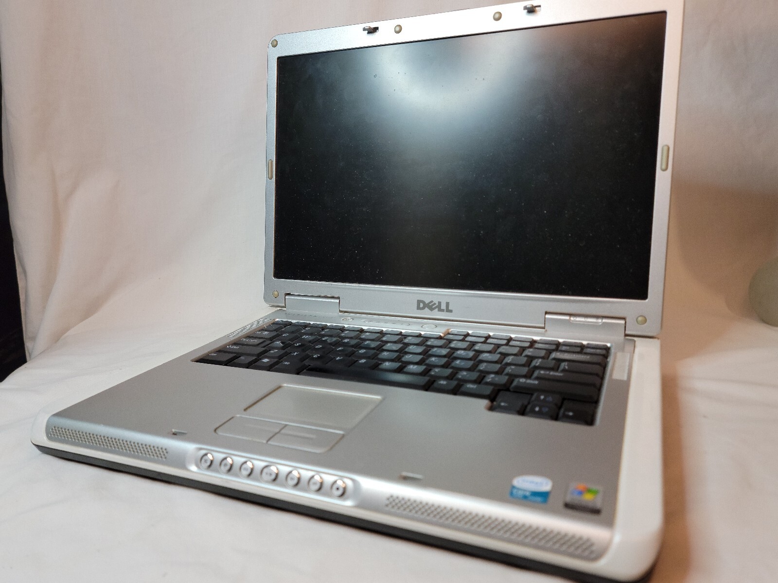 Dell Inspiron E1505 Laptop Intel Core Solo 1GB Ram No HDD Bad Battery
