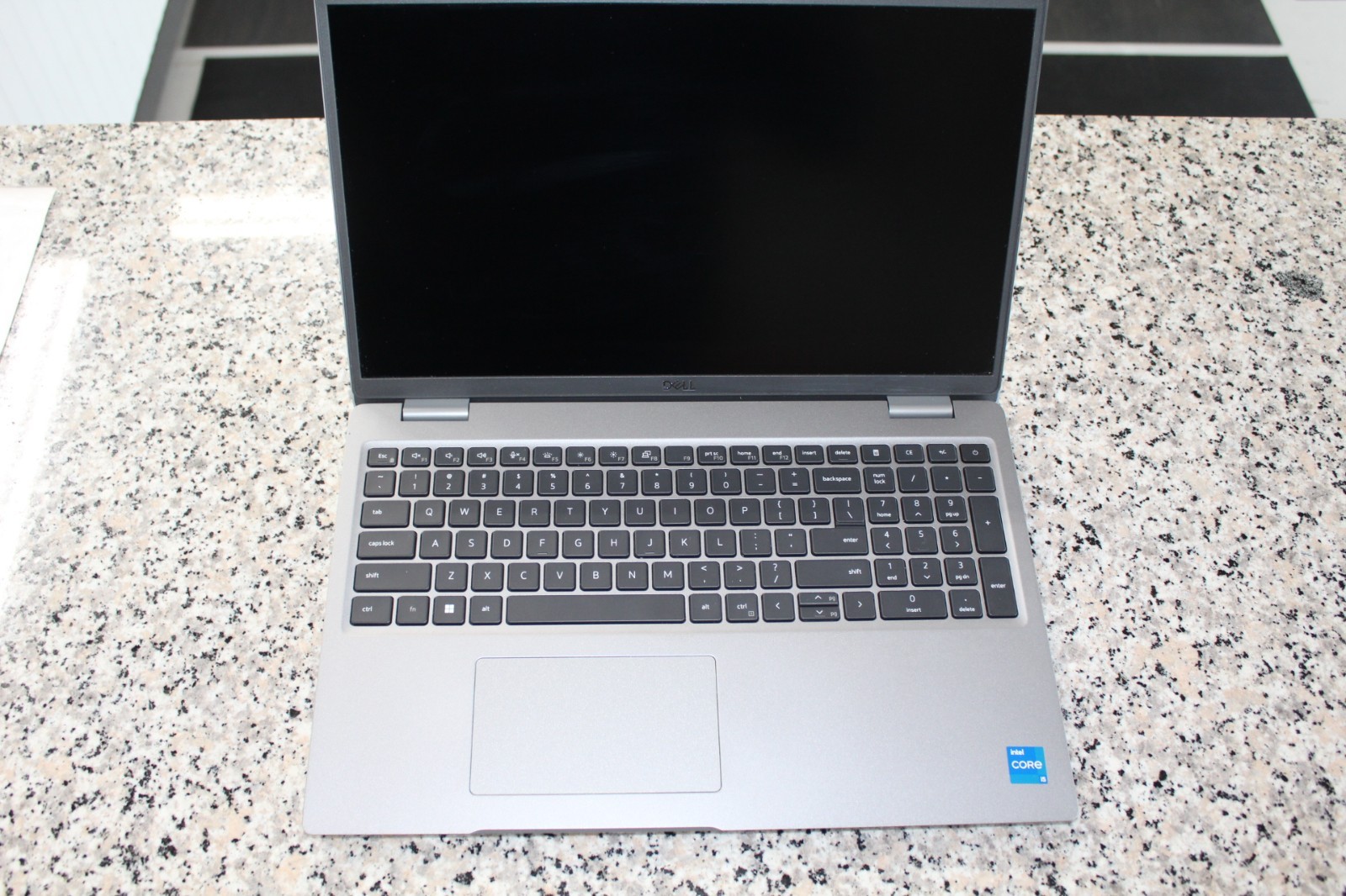 Dell Latitude 5520 i5-1145G7 2.6GHz / 8GB Ram/ 15.6″ Display/ NO HD