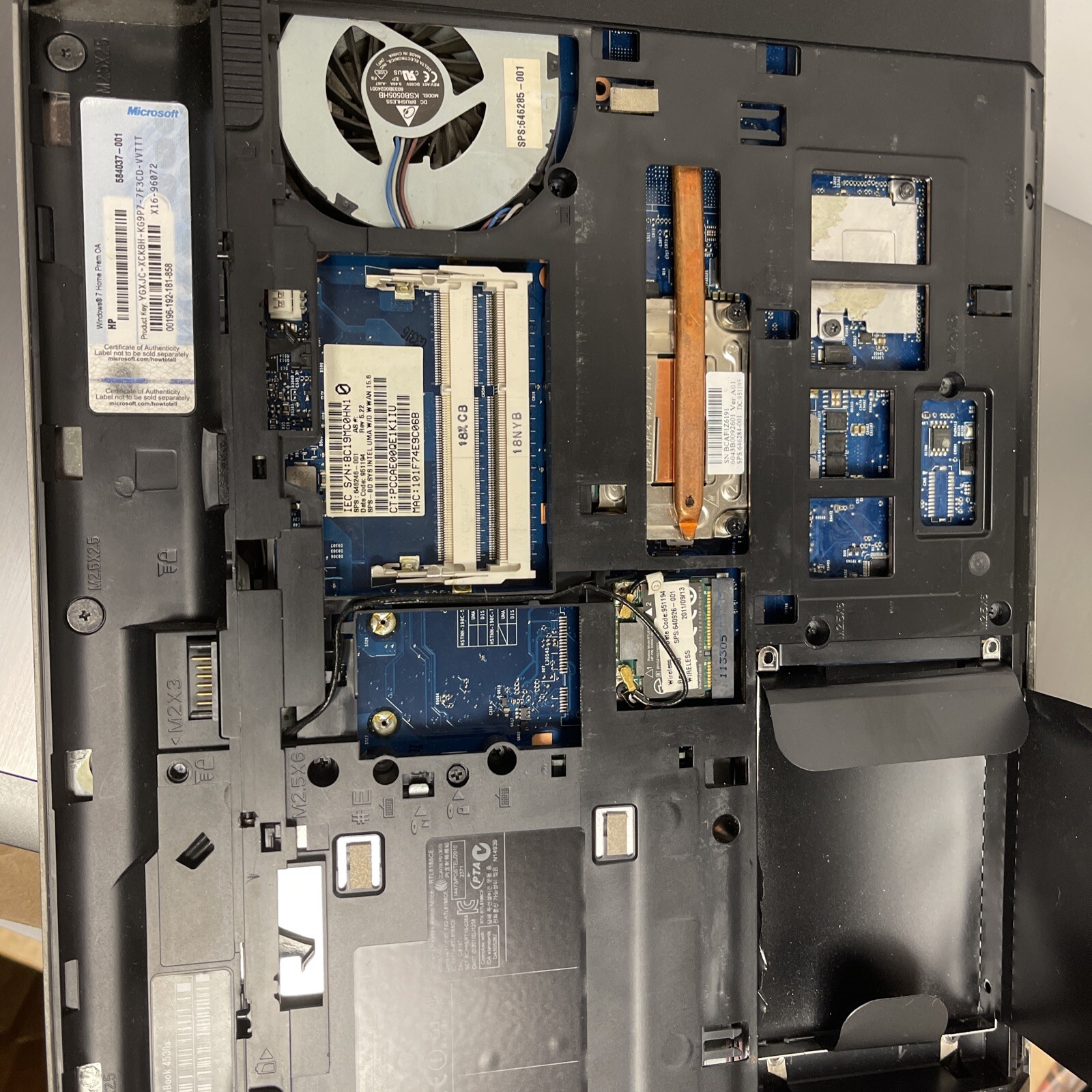 HP ProBook 4530s Core i3-2310M 2.1 GHz no RAM NO HDD 15.6″ for Parts no Battery