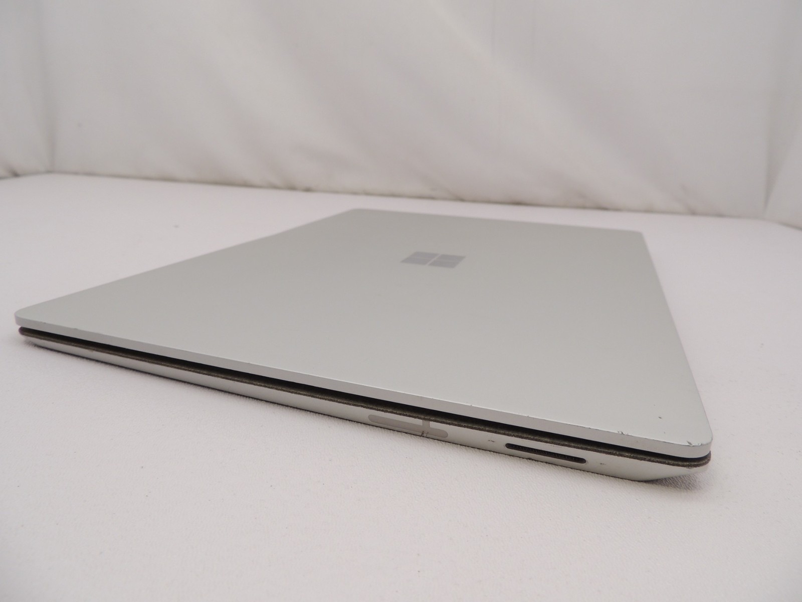 Microsoft Surface Laptop 1st Gen 1769 i5 7300U 8GB 128GB Windows 10 Pro Laptop