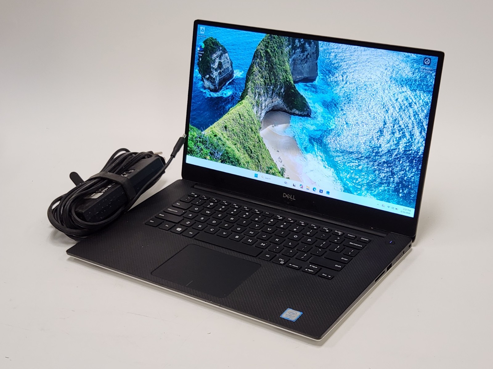 Dell Precision 5530 15.6″ FHD i7-8850H 2.6Ghz 16GB RAM 256GB SSD W11P P1000 + AC