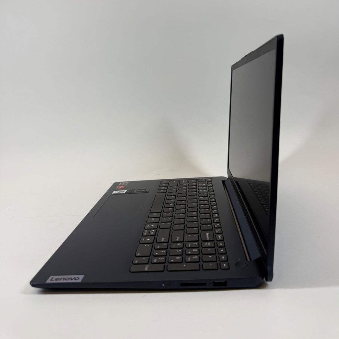 Lenovo IdeaPad 1 15AMN7 15.6″ Ryzen 5 7520U 2.8GHz 8GB RAM 256GB