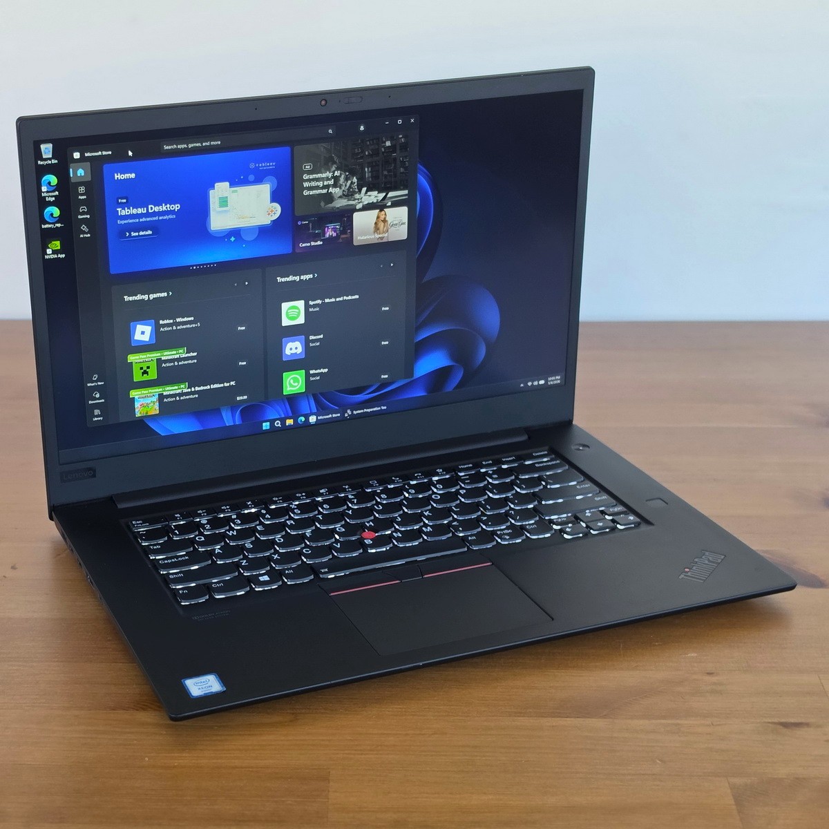 Lenovo ThinkPad P1 Gen 3 Xeon W-10855M 16GB 15.6″ FHD 1920×1080 NVIDIA T2000
