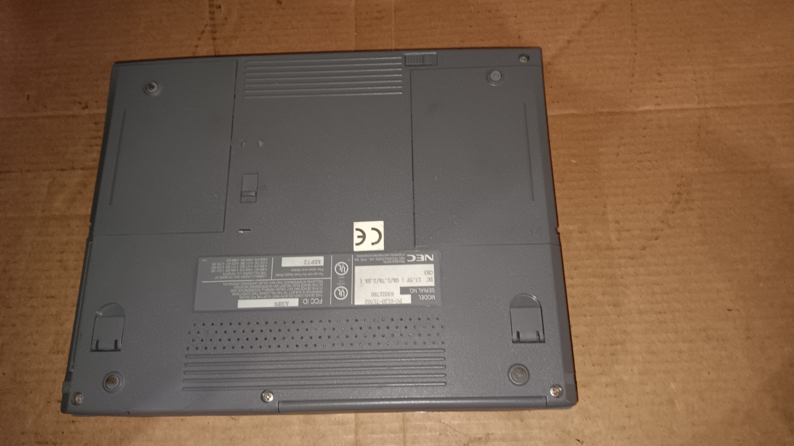 Vintage NEC Versa 4080H Laptop Intel Pentium 120 MHz 10.4″ TFT Color LCD Screen