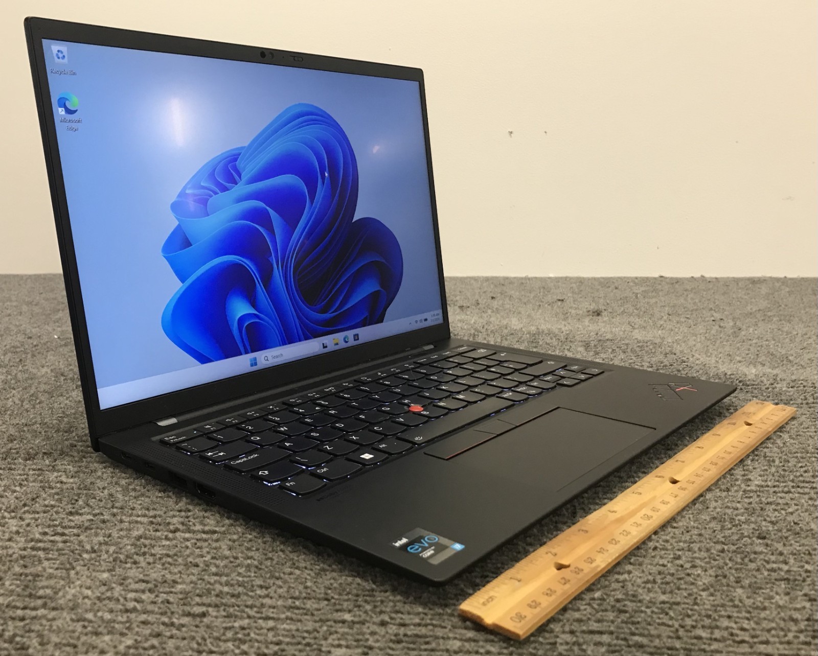 Lenovo ThinkPad X1 Carbon Gen 9 14″ Laptop i7-1165G7 16GB RAM 256GB NVMe