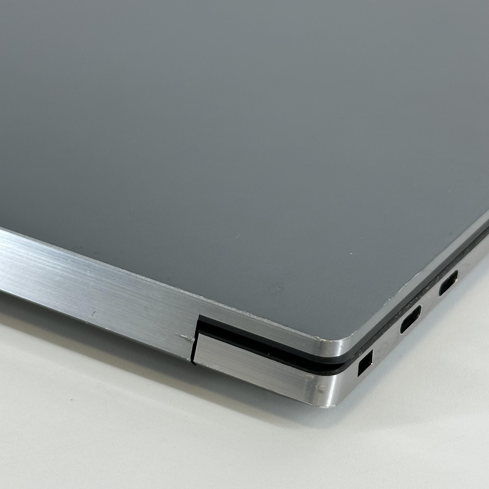 Dell Precision 5560 15.6 UHD+ TOUCH i7-11850H 64GB 2TB SSD RTX A2000 BAD BATTERY