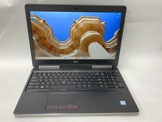 Dell Precision 7520 E3- 16GB RAM 512GB SSD 15.6 in W10 Pro Xeon E3-1575M