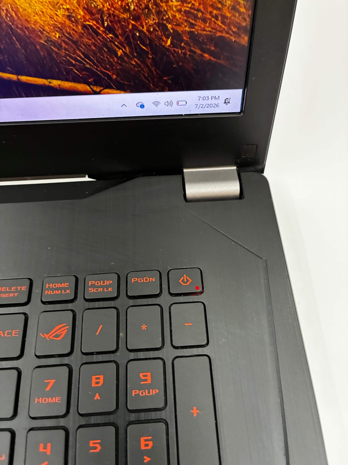 ASUS ROG Strix GL702V 17.3″ i7-6700HQ 12GB GTX 1060 SSD HDD Gaming Laptop Used