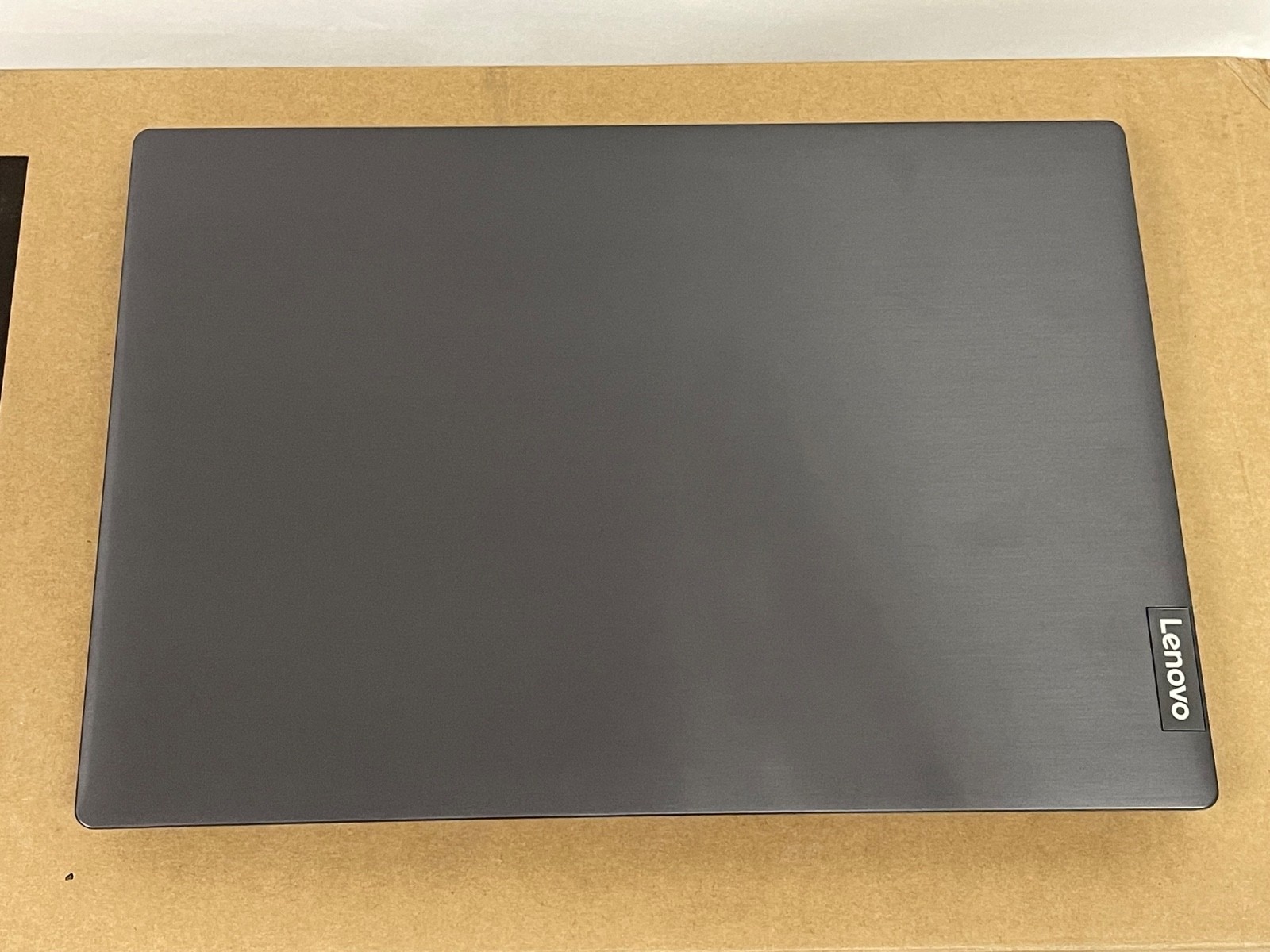 Lenovo V14-ARE 82DQ AMD Ryzen 5 4500U 2.3GHz 8GB 256GB SSD 14″ Windows 10 Pro