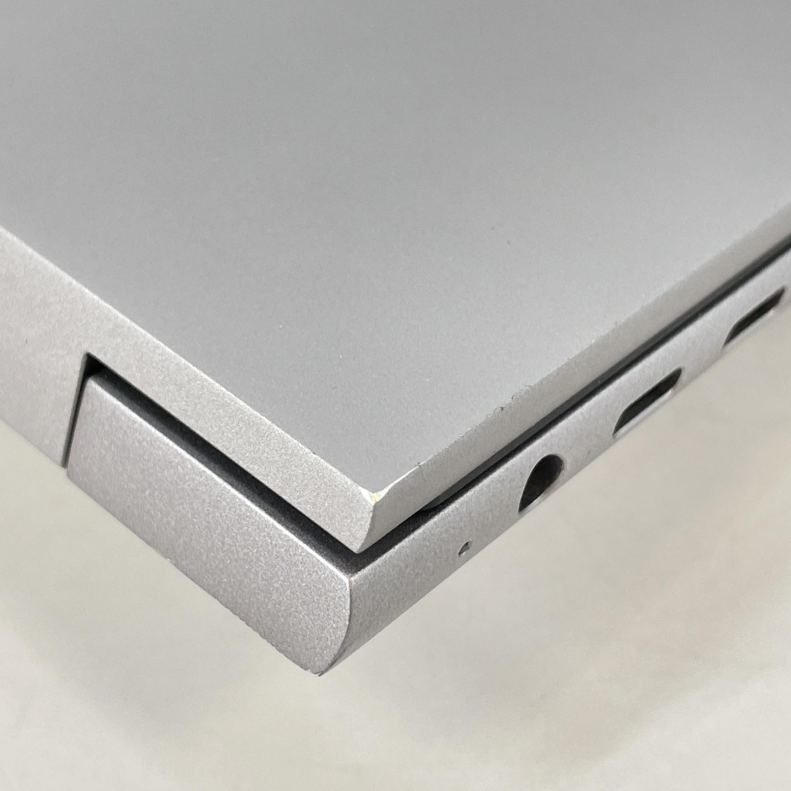 HP ZBook Studio 16 G10 UHD+ 2.4GHz i7-13700H 32GB 512GB RTX 2000 Ada BENT FRAME