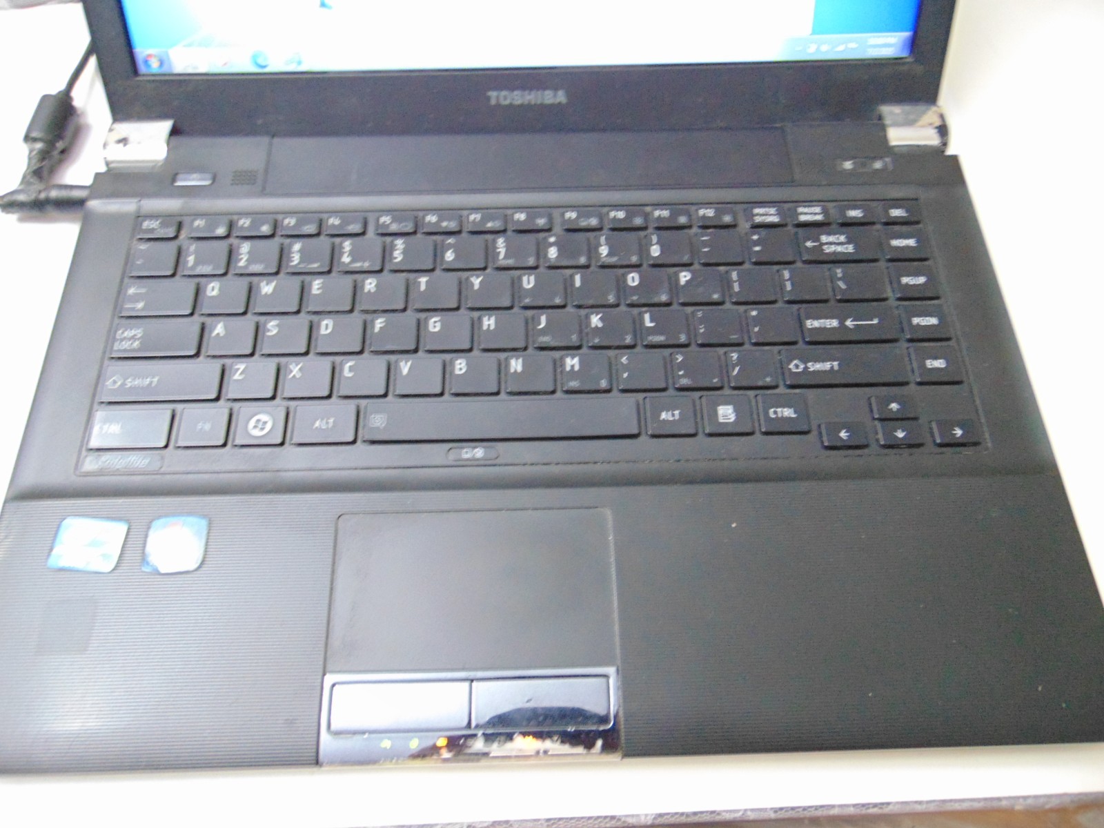 Toshiba Satellite R845-S80 Laptop i3-2310M 2.10GHZ 14″ 4GB 750GB DVD Windows 7