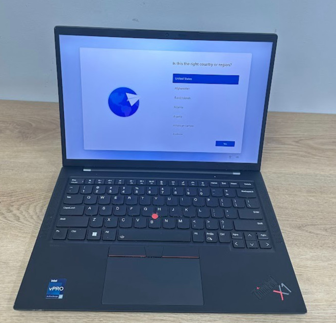 Lenovo ThinkPad X1 Carbon Gen 10, Core i7 1270P, 16GB LPDDR5 Iris Xe, 512 GB SSD