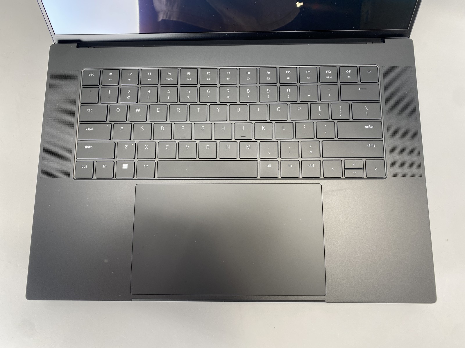 Razer Laptop Blade 16 16″ Intel Core i9-14900HX 2TB RTX 4090- Black