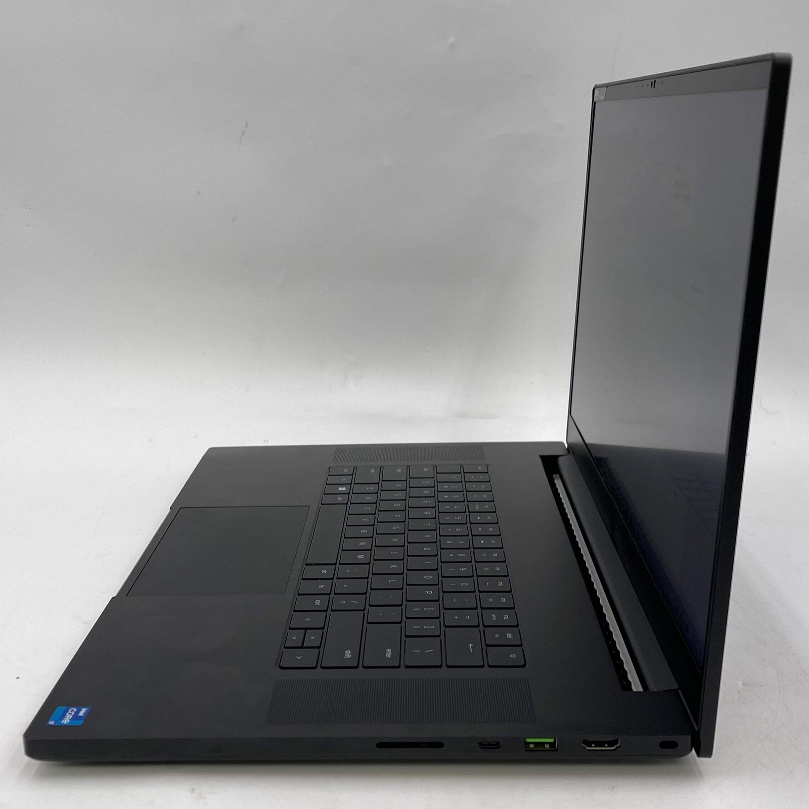 Broken Razer Blade 15 i7-12800H 2.4GHz 16GB 1TB SSD GeForce RTX 3060 Keys Issue