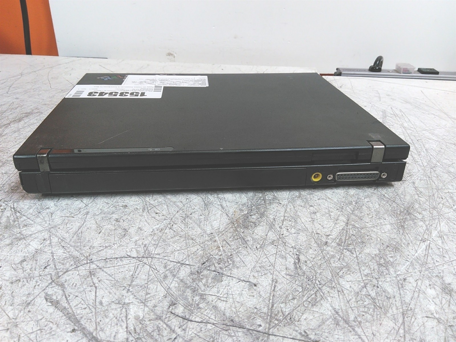 IBM ThinkPad R52 Laptop Intel Pentium M 1.86GHz 512MB 40GB HD No PSU