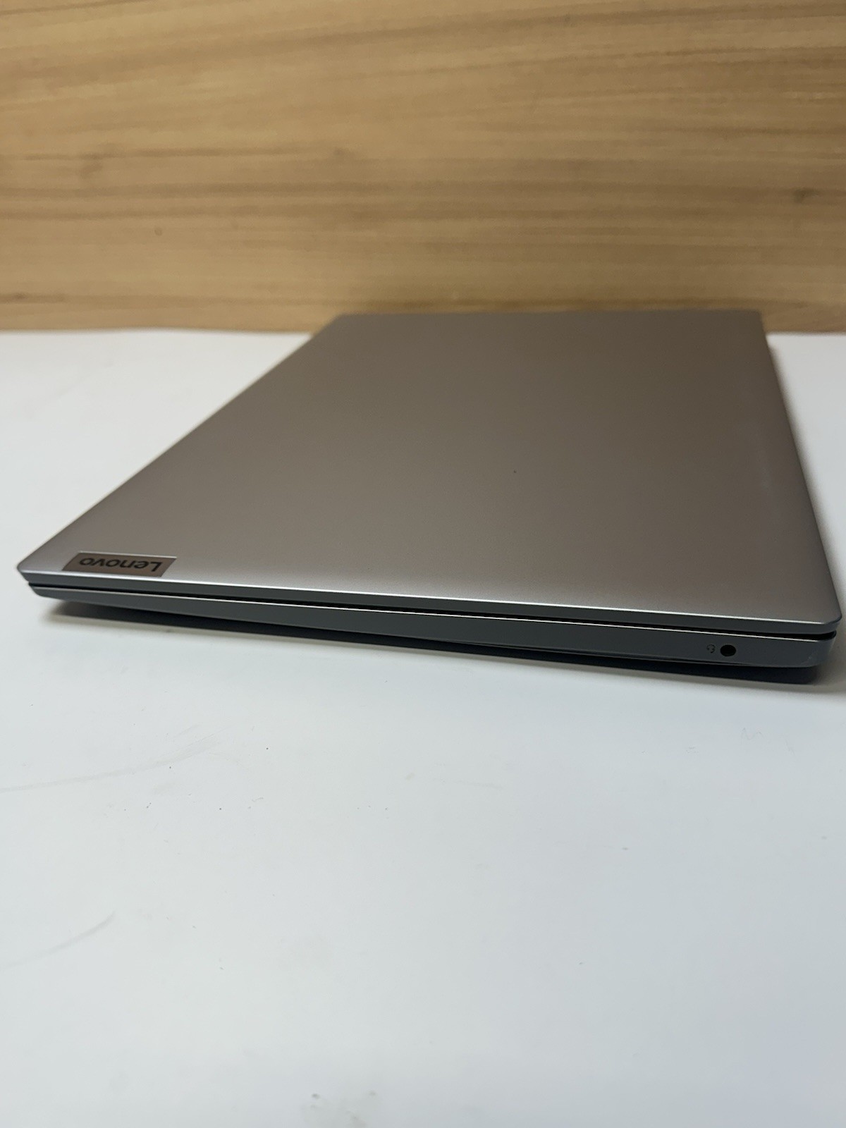 Lenovo IdeaPad Slim 1-14AST-05 14″ A6-9220e RADEON R4 4GB RAM 64GB SSD(UNTESTED)