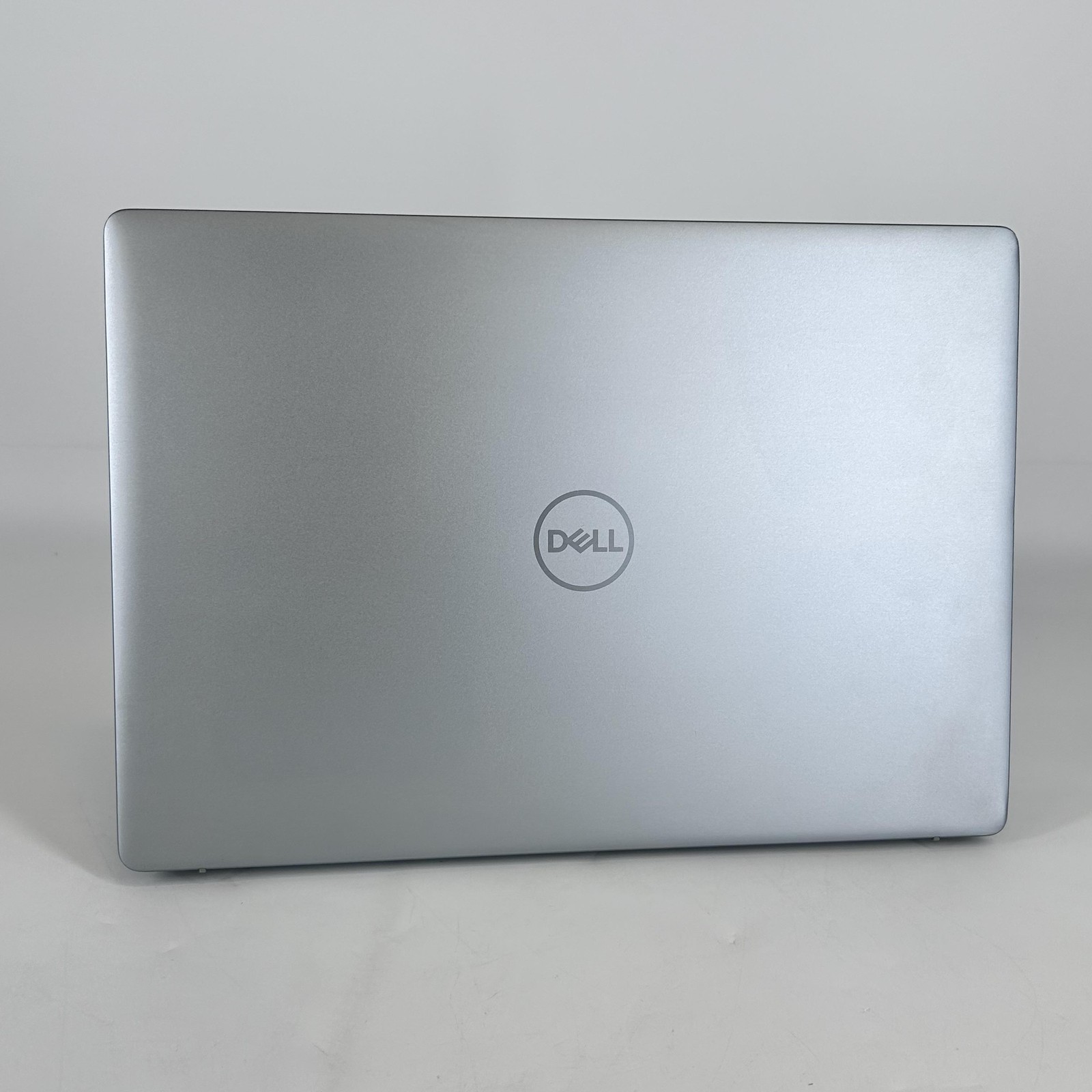 Dell Inspiron 5645 16 FHD+ 3.3 GHz Ryzen 7 8840U 16GB 1TB SSD One Bad USB-C Port