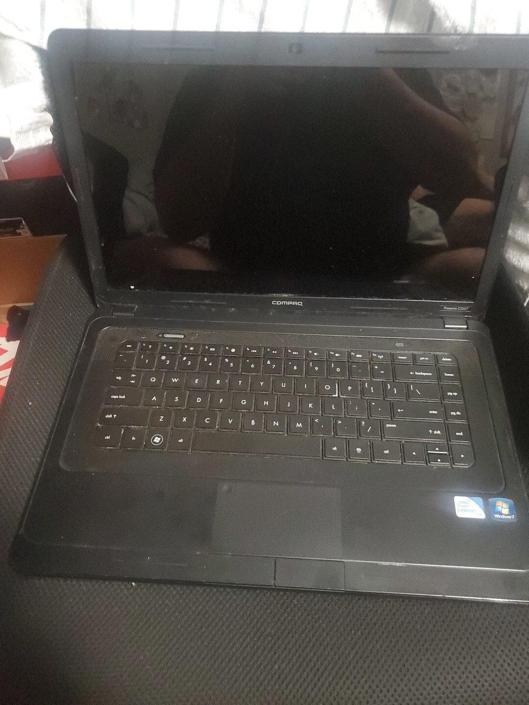 Compaq Presario CQ57 Laptop AMD E300 8GB DDR3 300gb HDD Windows 7