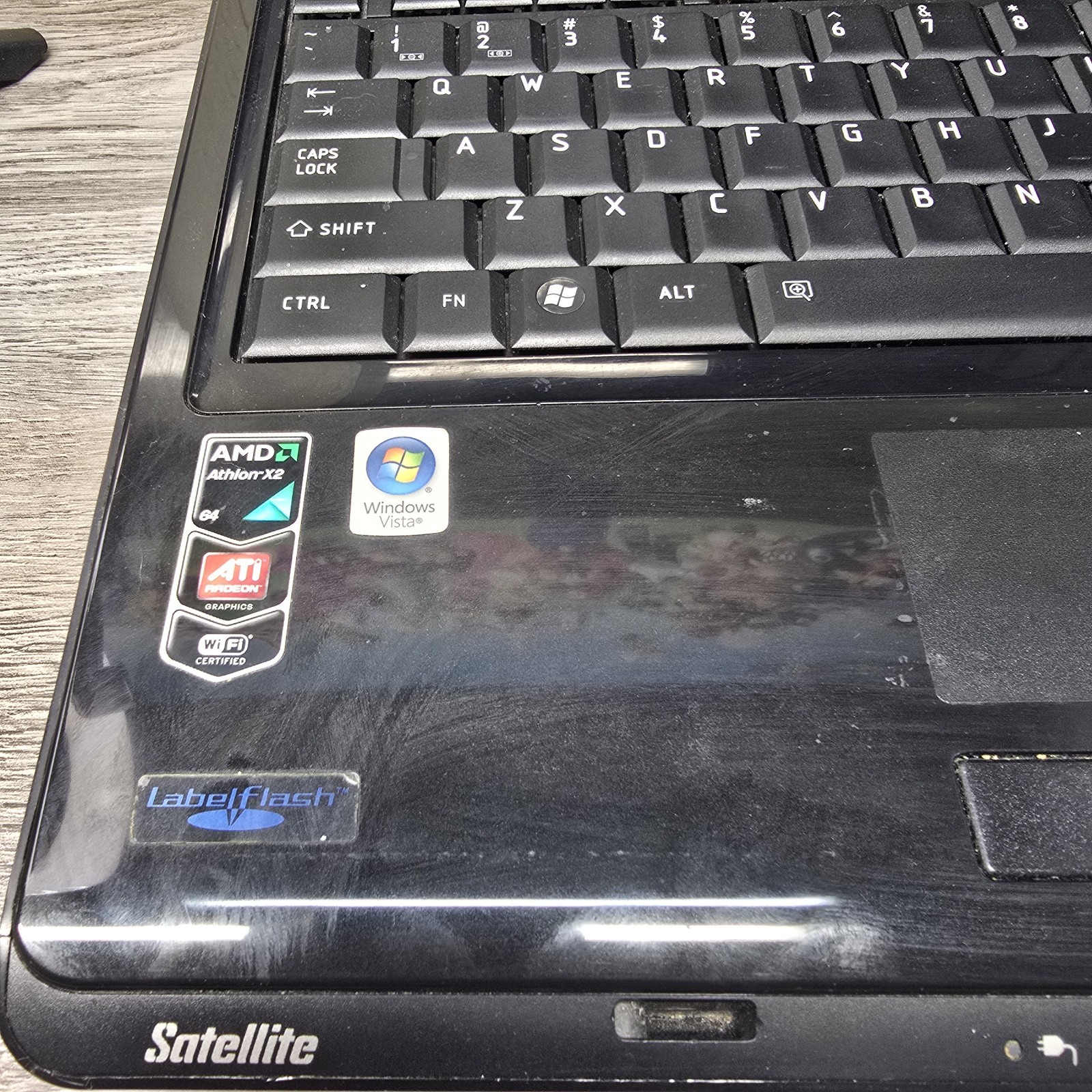 Toshiba Satellite L355D-S7815 17″ Laptop AMD QL-60 3GB 160GB Win7 COA