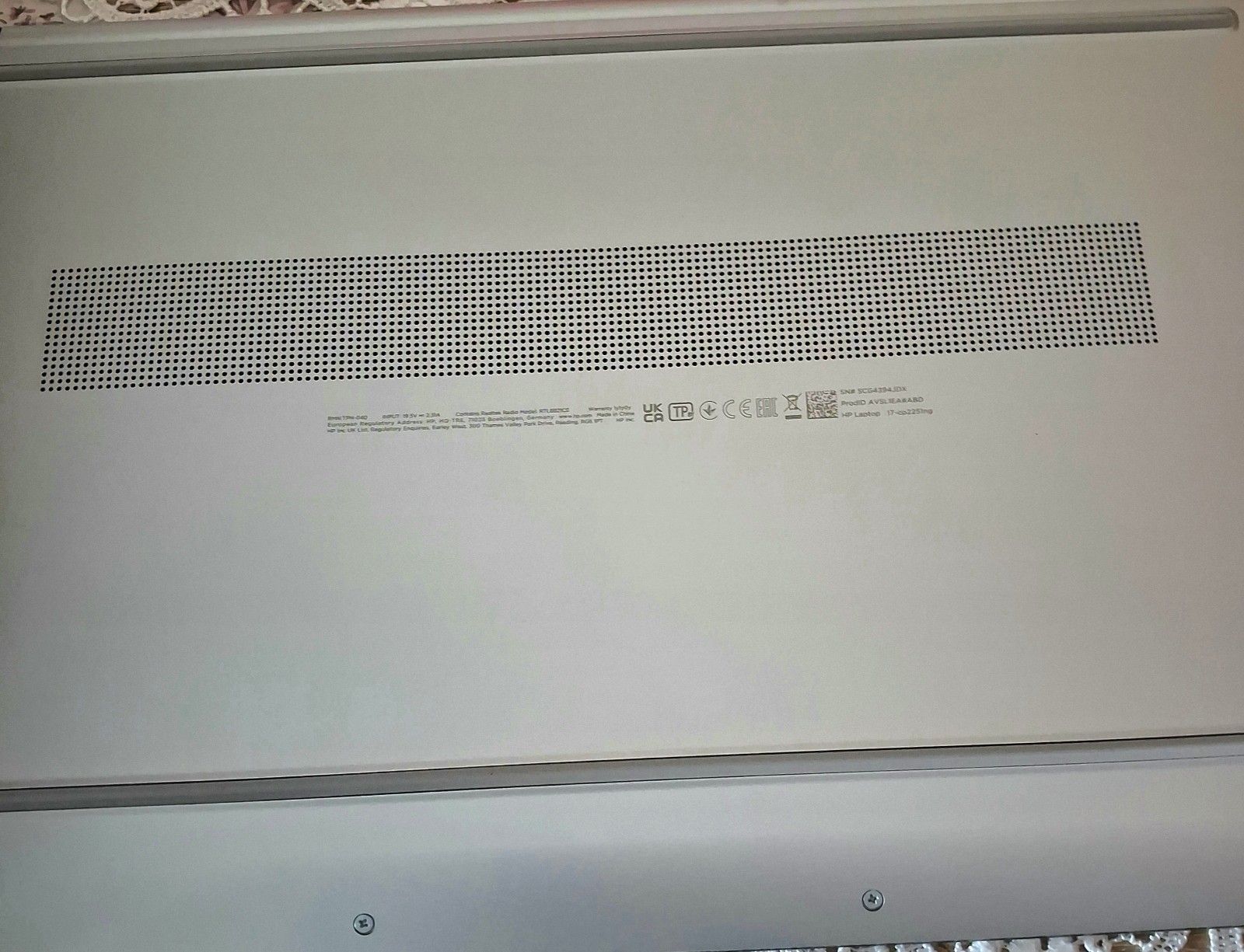 HP 17-cp2251ng Laptop 17.3 inch AMD Ryzen 5 752OU 512GB SSD Like New,