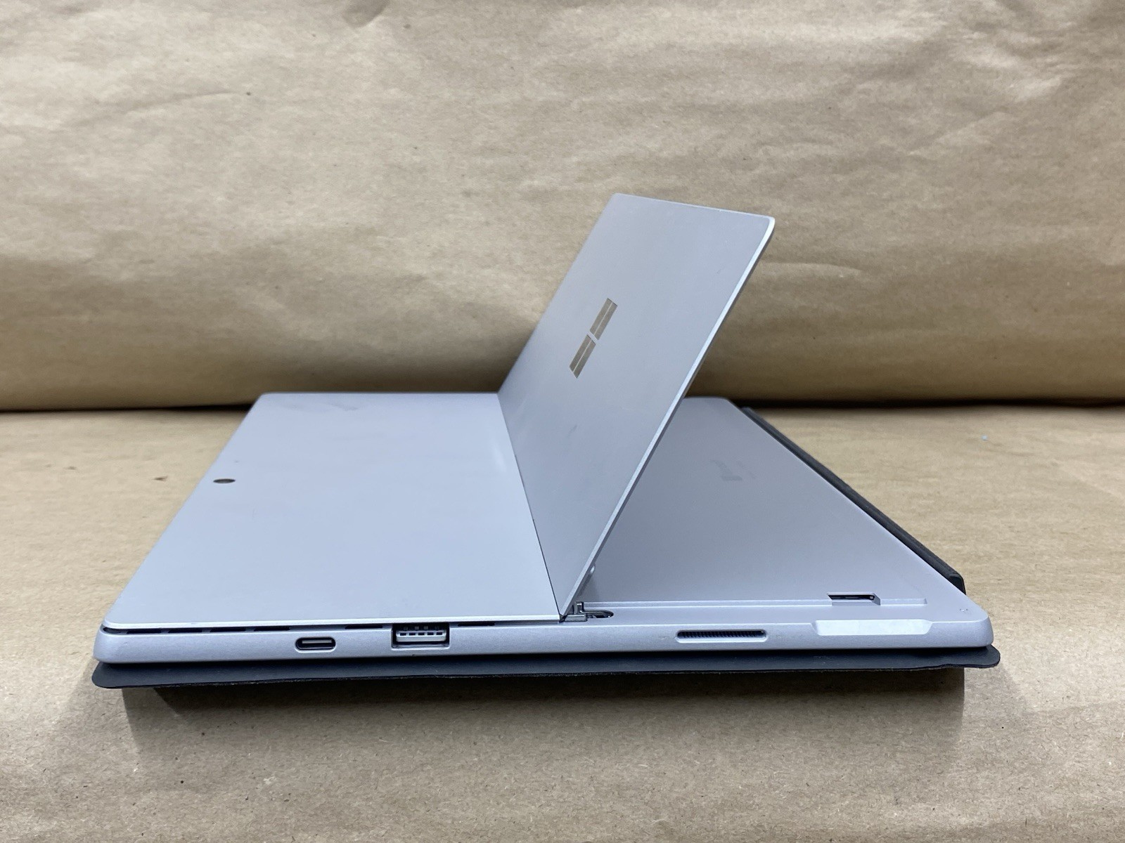Microsoft Surface Pro 7 – 12″ 2736*1824 – i5-1035G4 – 8GB – 128GB – Win 10 READ