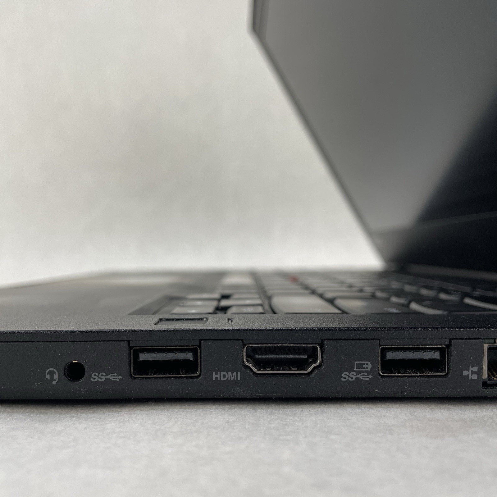 Lenovo ThinkPad T480 14″ i5-8350U 1.70 GHz 8 GB RAM No SSD/OS/AC/Batt – READ