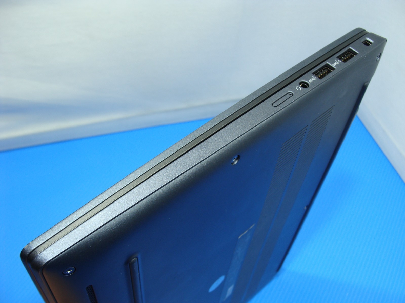 Dell Latitude 7440 14″ WUXGA i5-1345U 1.6GHz 16GB 512GB Win11P Warranty +Charger