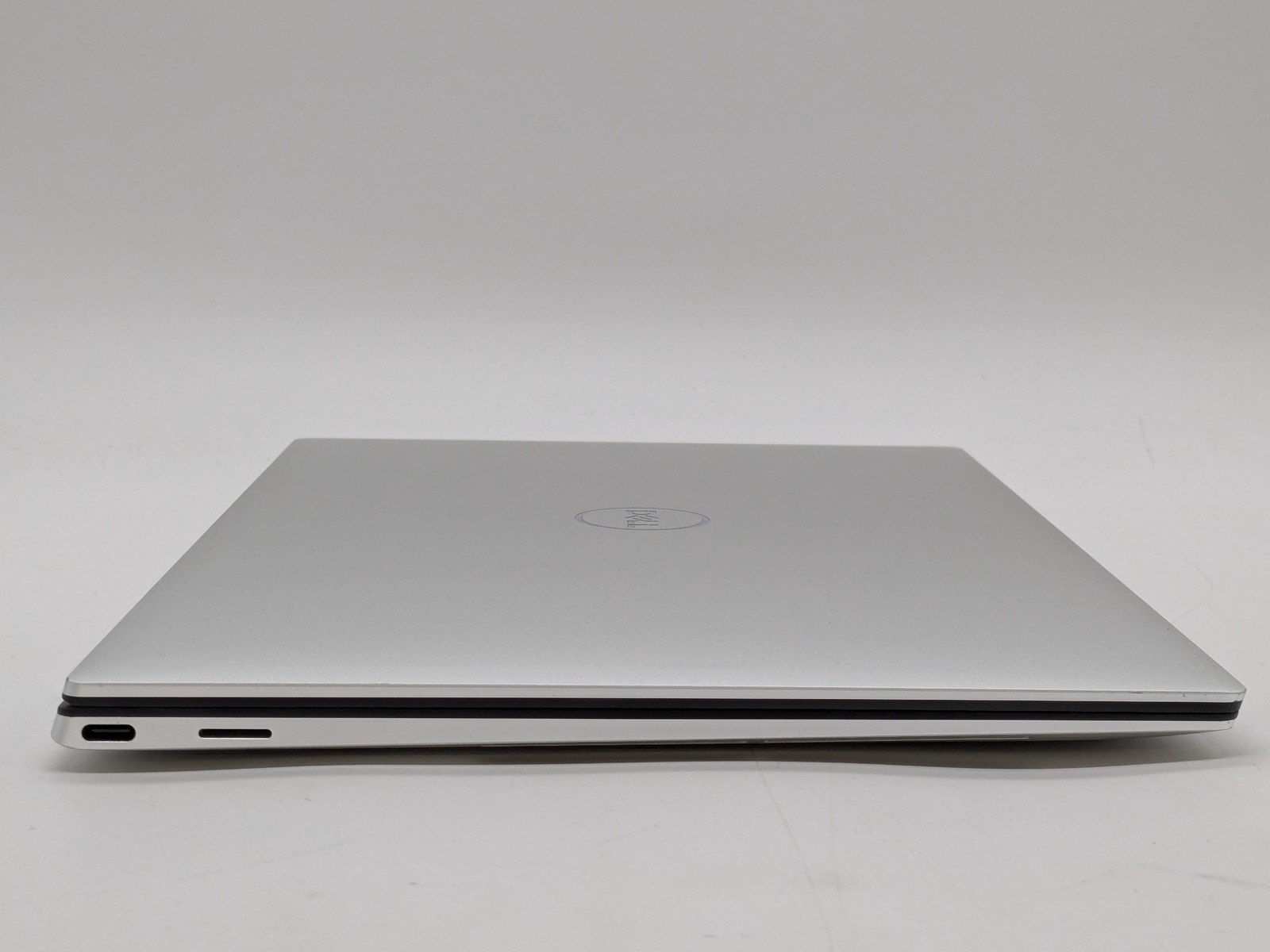 Dell XPS 13 9310 13″ FHD+ I7-1195G7 1TB SSD 16GB W11P Webcam Backlit FP Reader