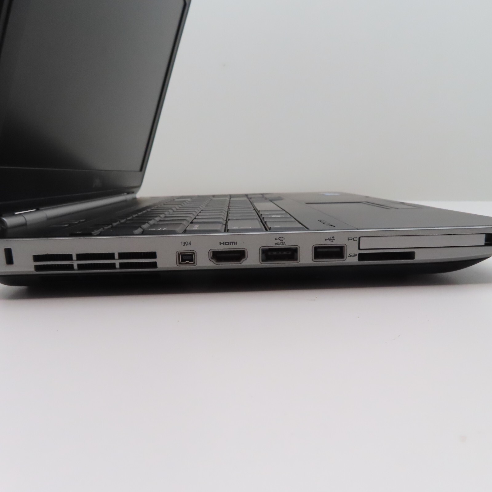 Dell Latitude Laptop Intel Core i5 2.50GHz 2 Cores 4GB DDR3 SDRAM