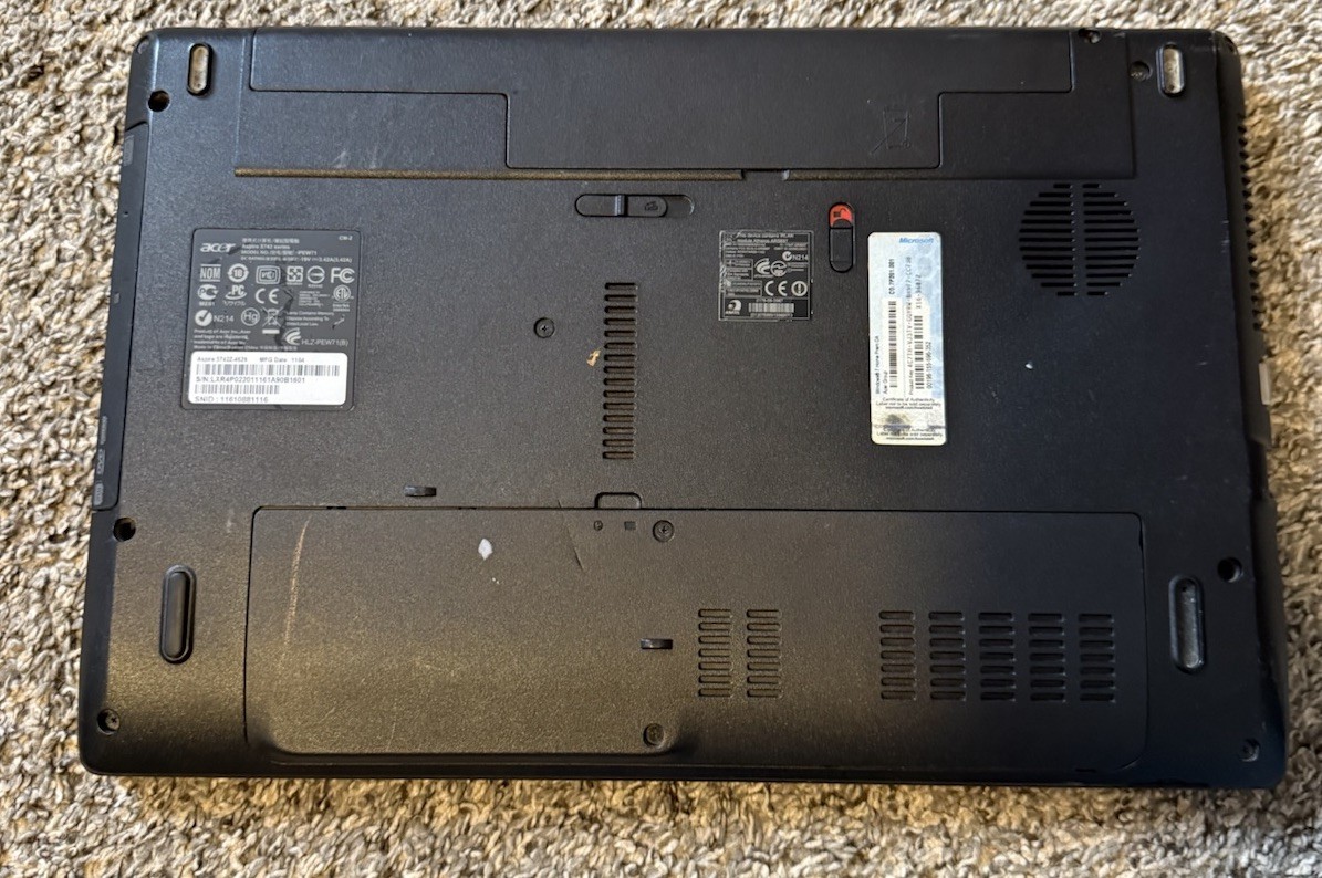 Acer Aspire 5742Z Laptop Intel Pentium P6100 3GB RAM 320GB HDD 15.6″ LED – AS IS
