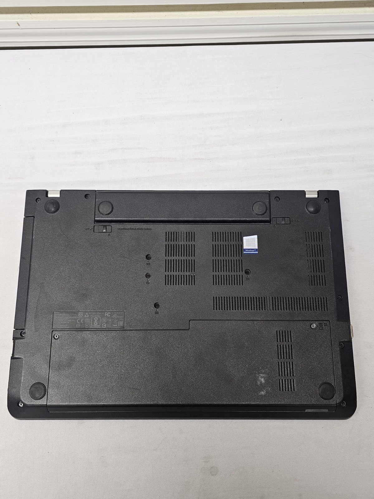 Lenovo ThinkPad 00084A Laptop – i5 7th Gen – 8GB RAM – 500GB HDD – Win 10 – READ