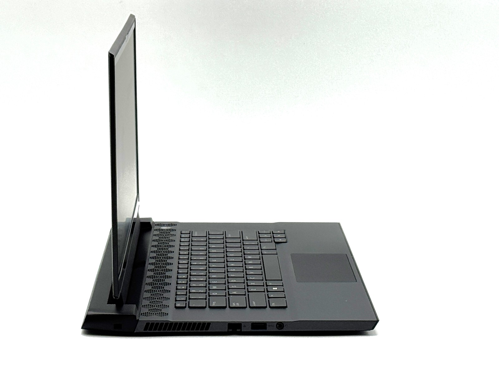 Alienware m15 R4 15.6″ 300Hz FHD – i7-10870H – 16GB RAM – RTX 3070 – 512GB SSD