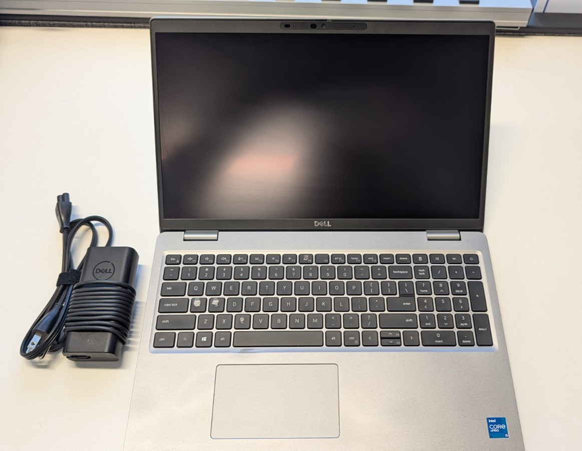 Dell Latitude 5520 15.6” (256GB SSD Intel Core i5-1145G7 2.6GHz 16GB RAM) Used