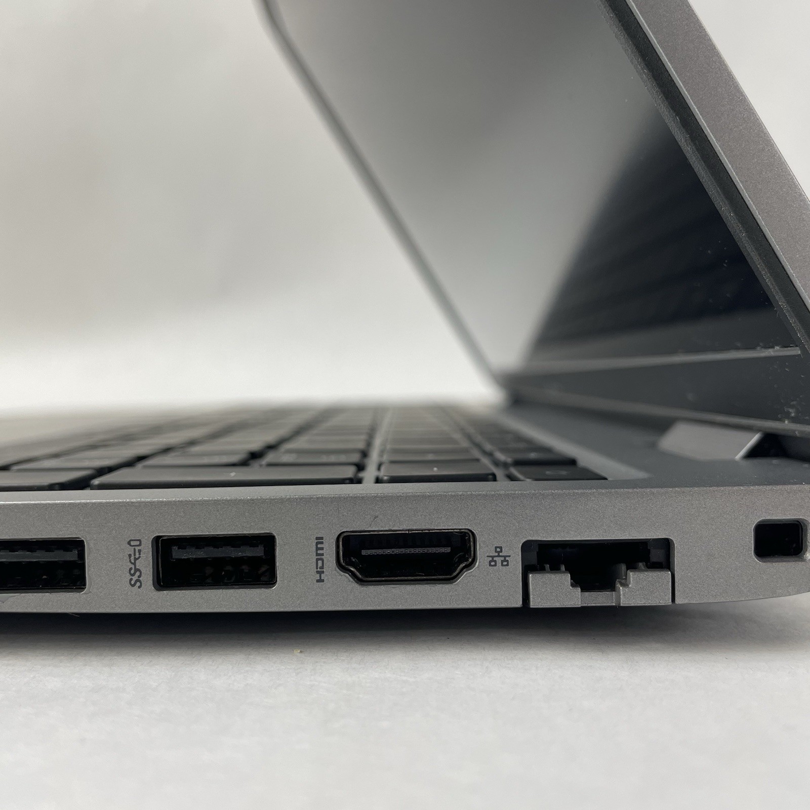 Dell Latitude 5520 15.6″ i5-1145G7 2.60 GHz 8 GB RAM No SSD/OS/AC/Battery – READ
