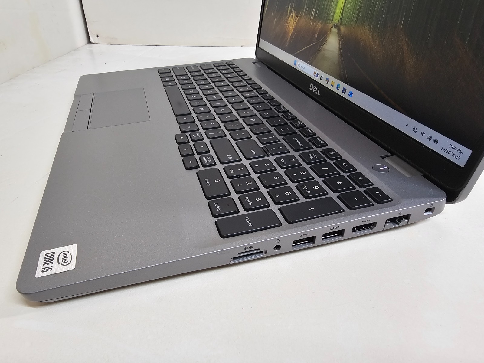 Dell Precision 3550 Laptop – 1.7 GHz i5-10310U 16GB 256GB SSD Webcam 15.6″