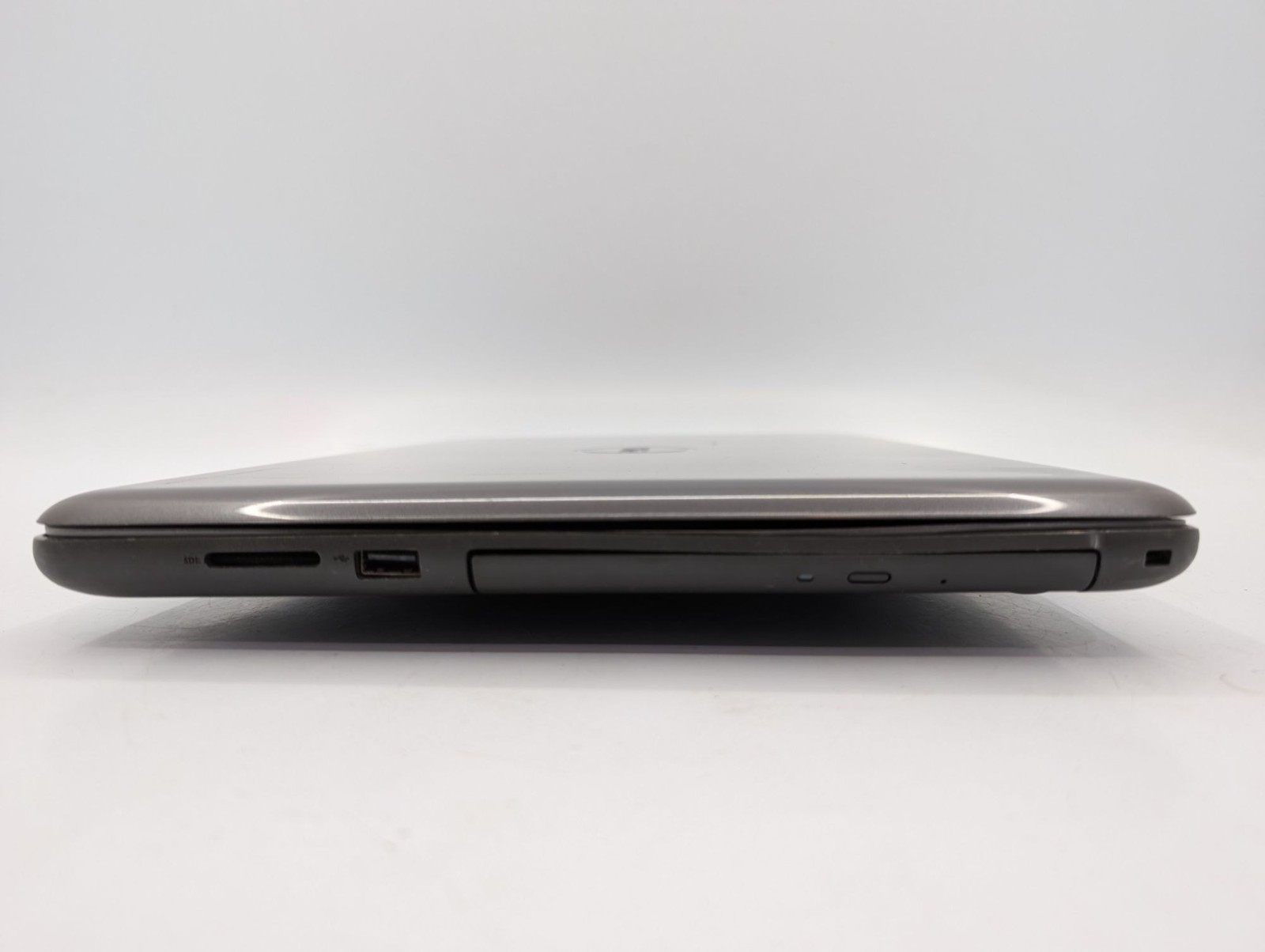 Dell Inspiron 5565 15.6″ Laptop A9-9400 No RAM No SSD Missing HDD Connector