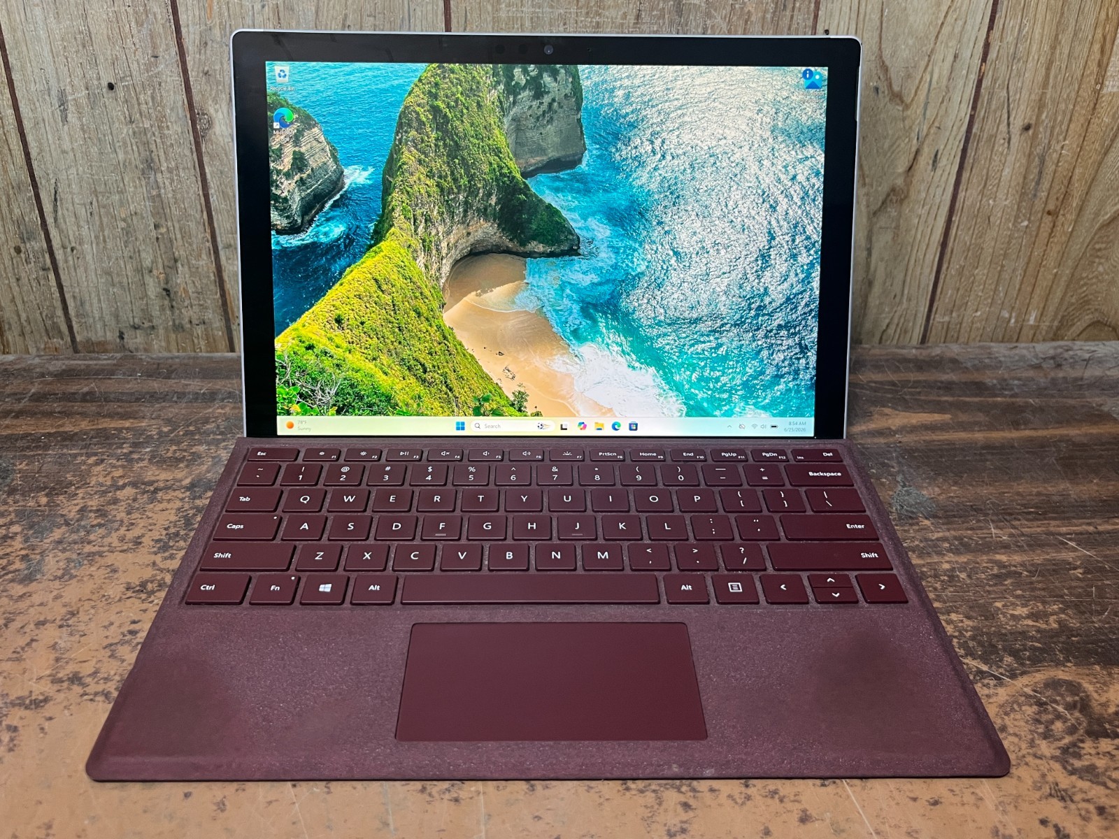 Microsoft Surface Pro 1796 12.3” Intel i7-7660U 2.5GHz 8GB RAM 256GB SSD WIN11P